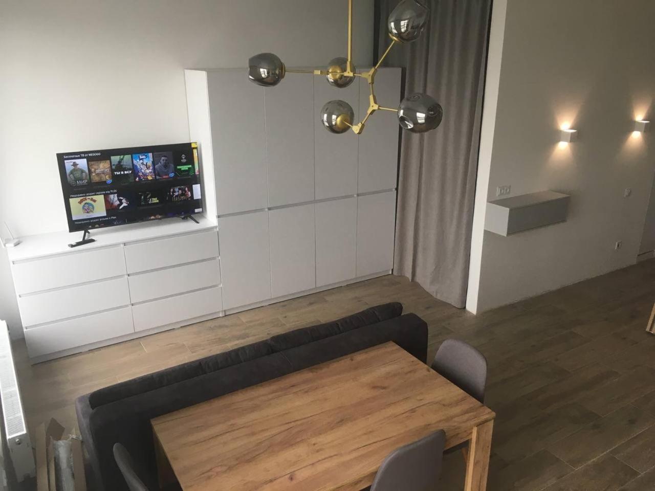 Apartplus - Затишні Апартаменти Dnipro Bagian luar foto