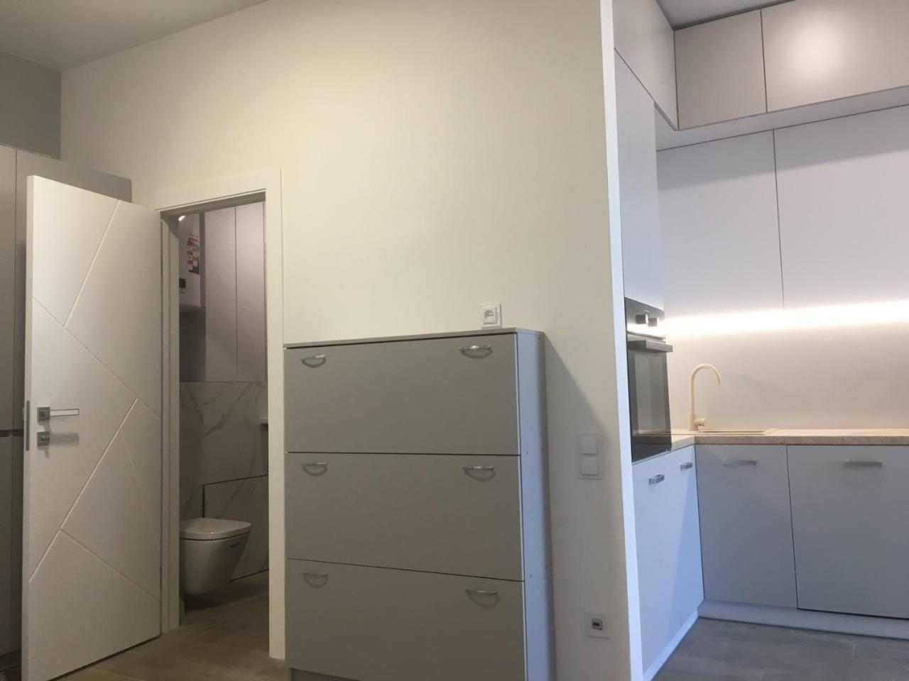 Apartplus - Затишні Апартаменти Dnipro Bagian luar foto